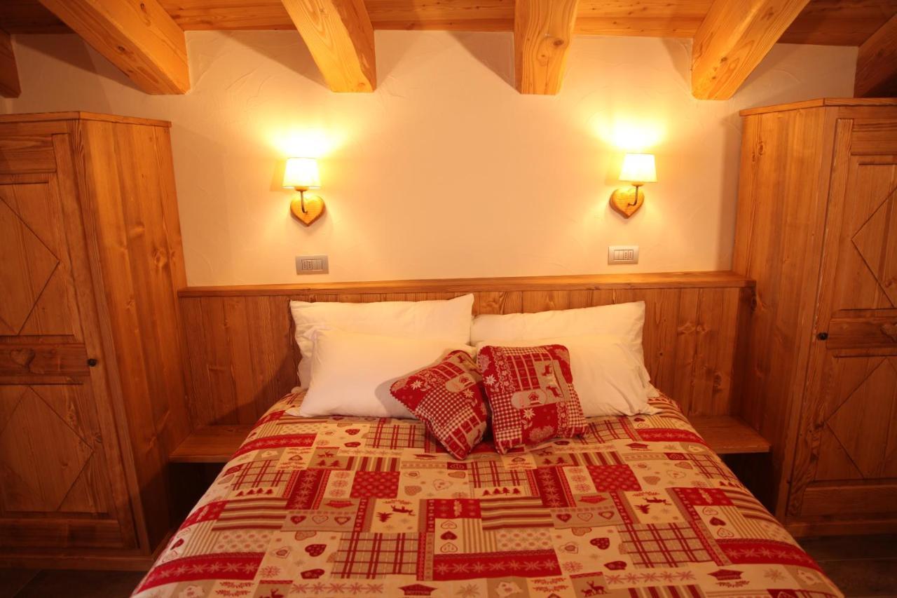 Mi Casa Tu Casa Bed and Breakfast Brusson Eksteriør billede