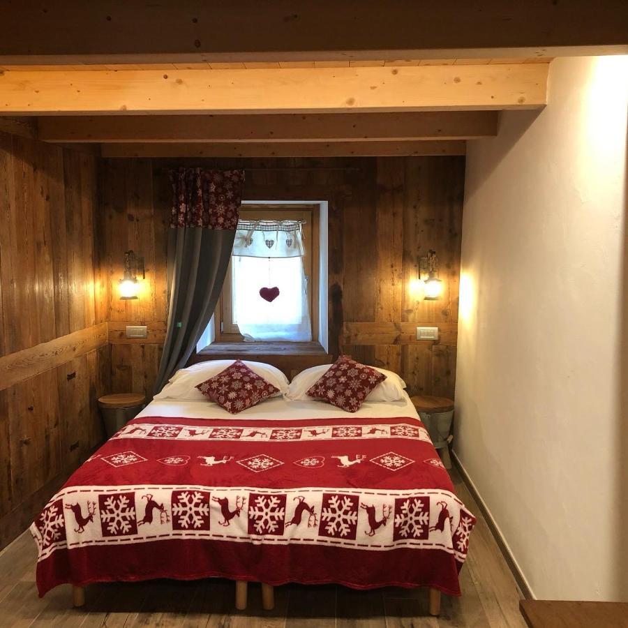Mi Casa Tu Casa Bed and Breakfast Brusson Eksteriør billede