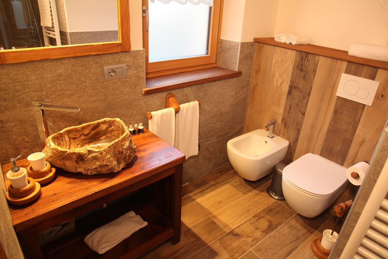 Mi Casa Tu Casa Bed and Breakfast Brusson Eksteriør billede