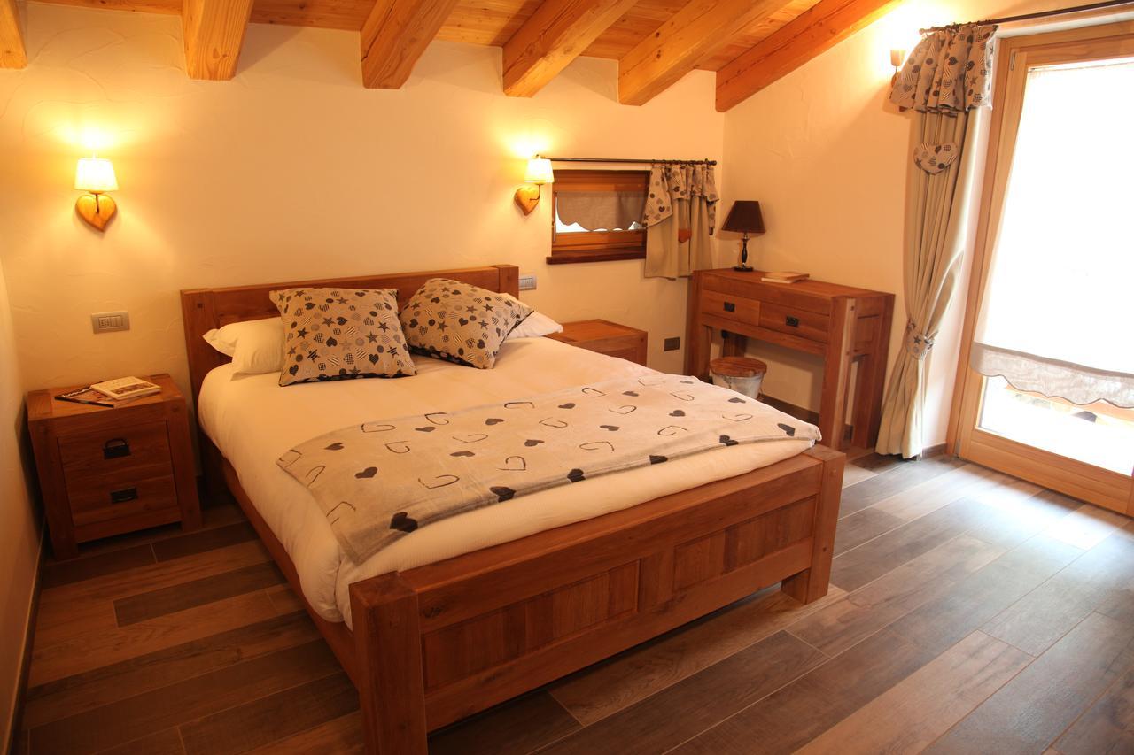 Mi Casa Tu Casa Bed and Breakfast Brusson Eksteriør billede